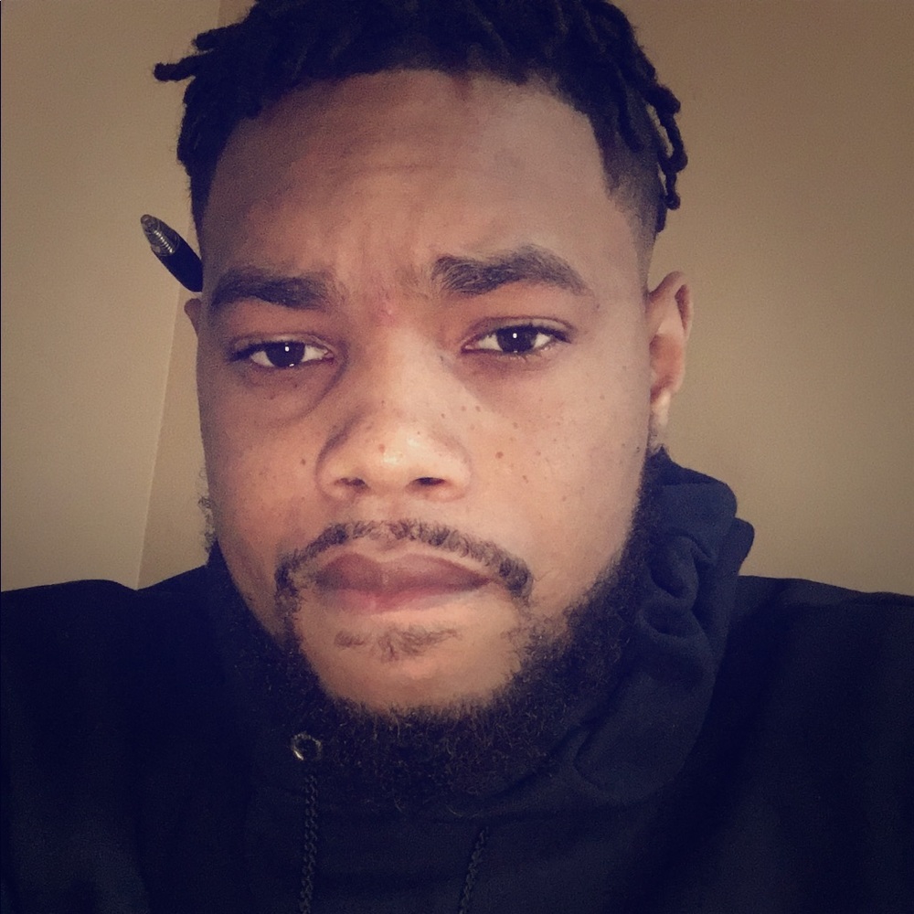 Meet your Posher, Divonte